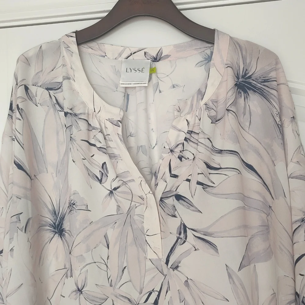 Lysse Blouse - Picture 3 of 9